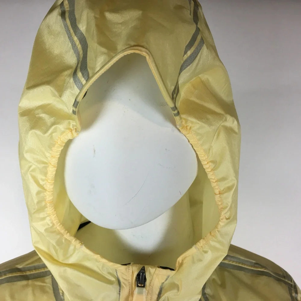 Under Armour Storm Proof Jacket Yellow Fitted Women's Small Sample‎